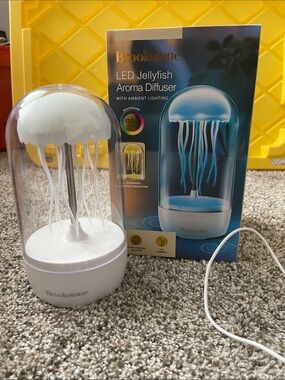 Brookstone White LED Jellyfish Aroma Diffuser with Ambient Lighting
